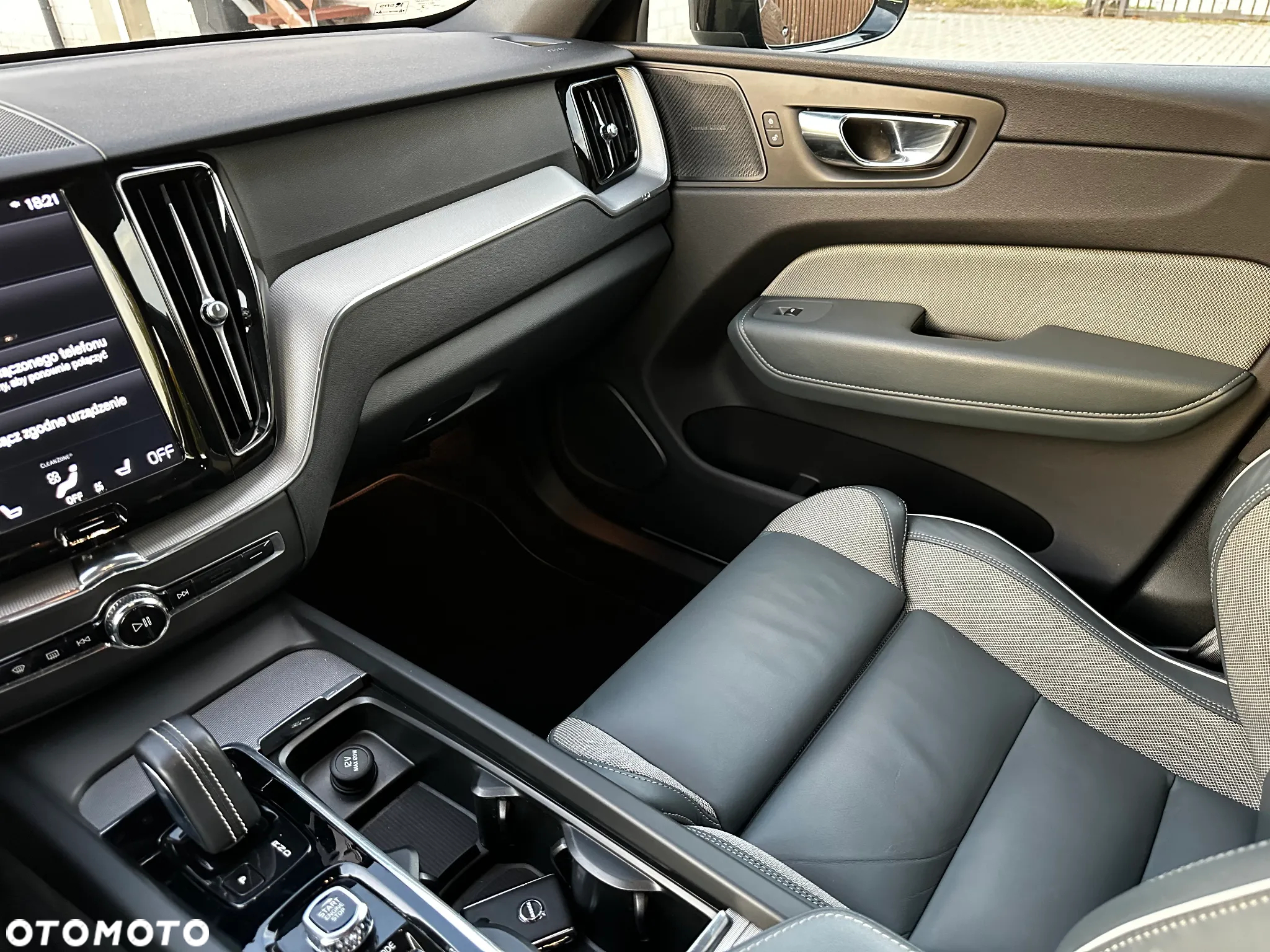 Volvo XC 60 B4 D AWD R-Design - 14