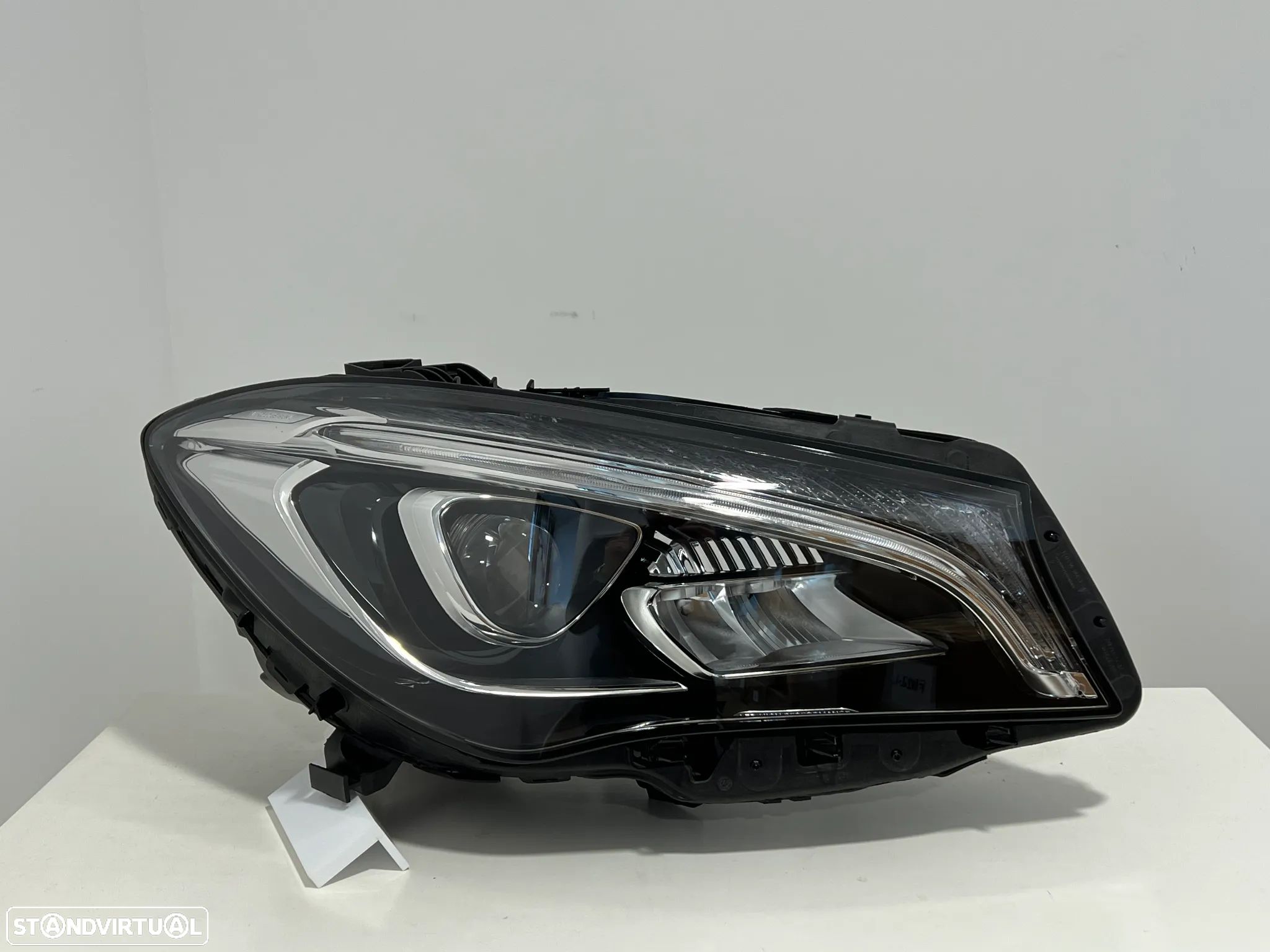 Farol Otica Original Mercedes CLA W117 Led lado Direito - 1