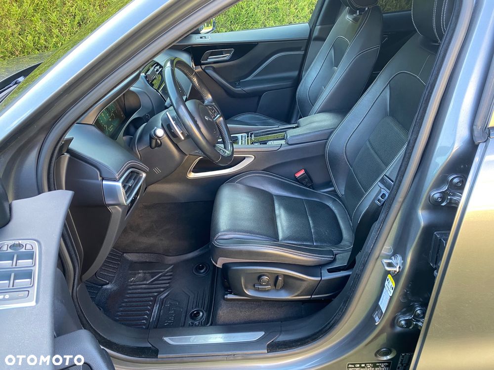 Jaguar F-Pace 20d AWD R-Sport - 8