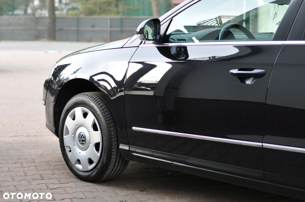Volkswagen Passat 1.6 Comfortline - 14