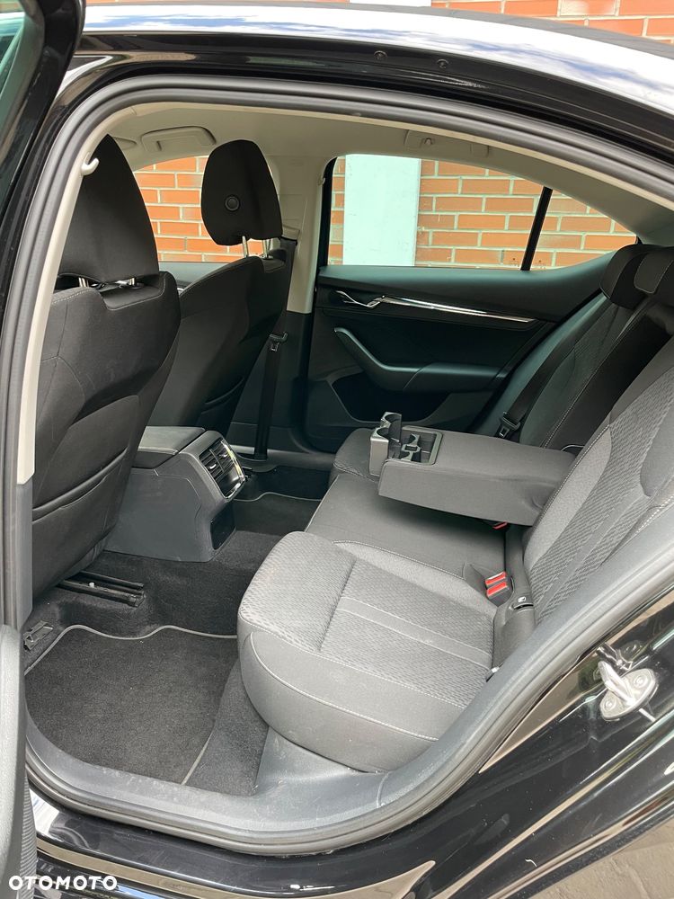 Skoda Octavia 2.0 TSI 4x4 Sportline DSG - 23