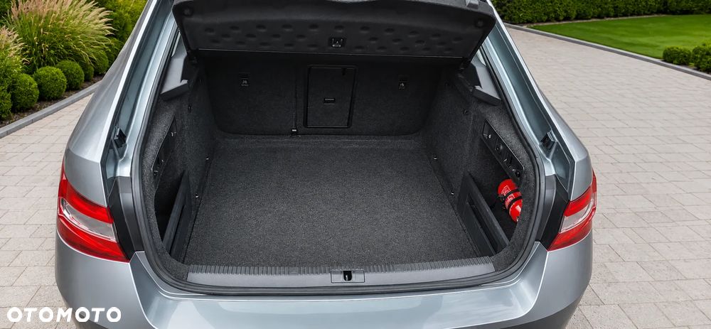Skoda Superb 2.0 TDI Ambition DSG - 7