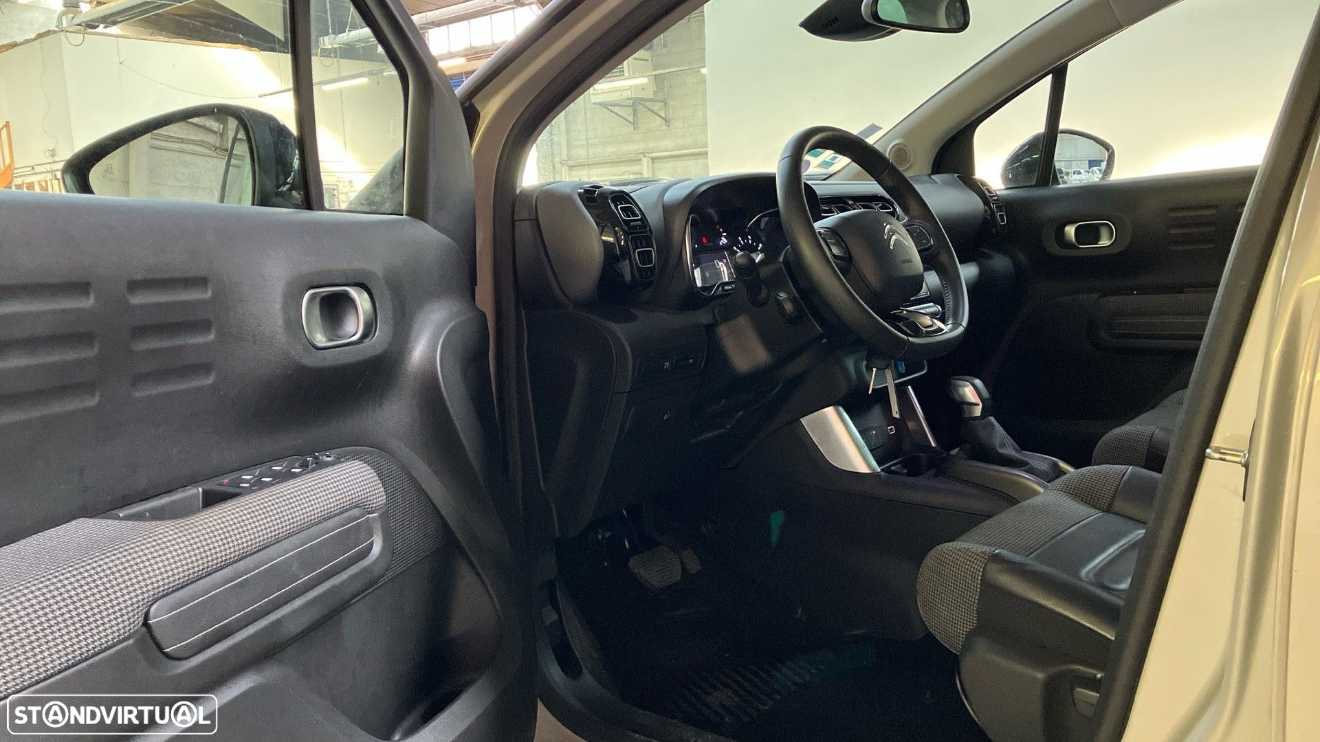 Citroën C3 Aircross 1.2 PureTech Shine EAT6 - 2