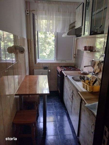 Vând apartament 2 camere zona Vest (Baraolt) — fotografia 1