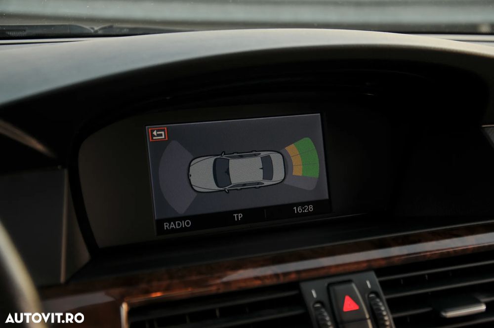 BMW Seria 5 523i Aut. - 16