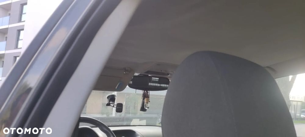 Toyota Avensis 2.0 D-4D - 6