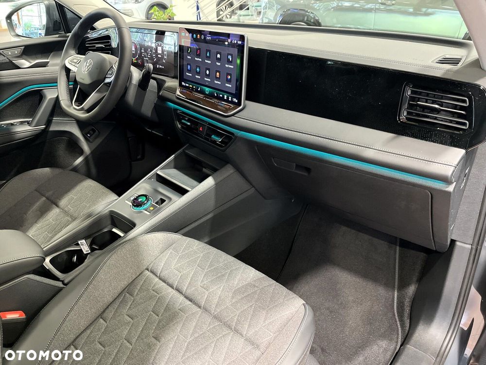 Volkswagen Tiguan - 36