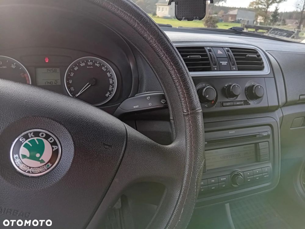 Skoda Fabia 1.4 16V Ambiente - 11