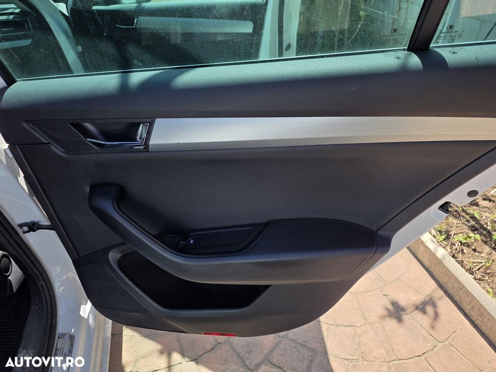 SKODA Superb 2019 — imagine 27