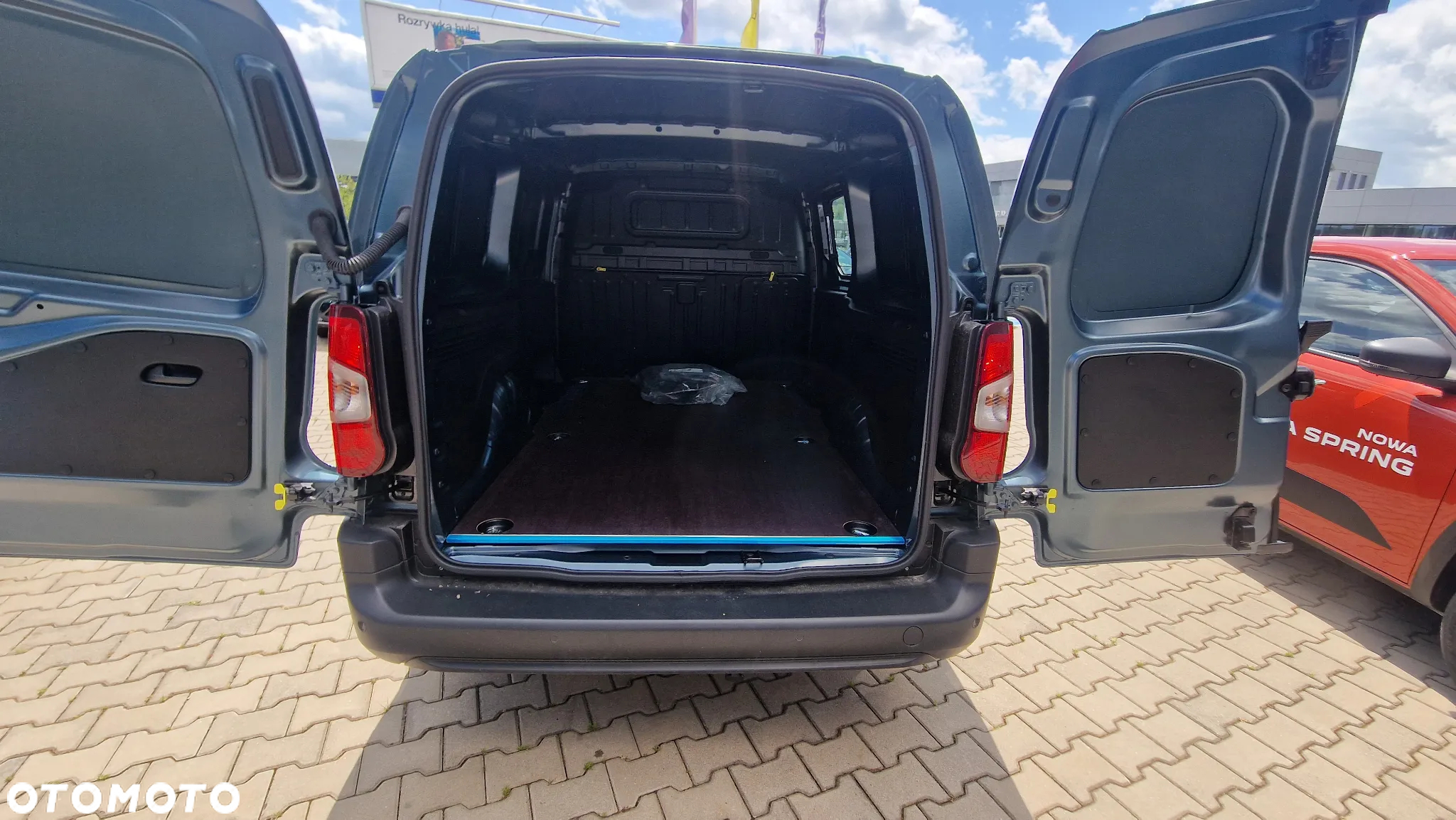 Opel Combo Cargo L2 950kg 1.5 Diesel 131 KM S&S AT8 - 14