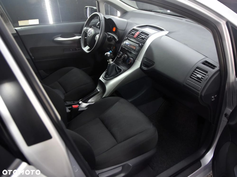 Toyota Auris - 7
