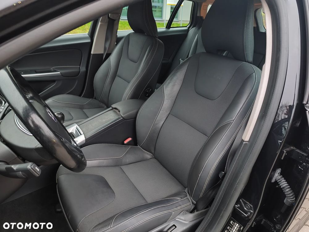 Volvo V60 D2 R-Design Summum - 18