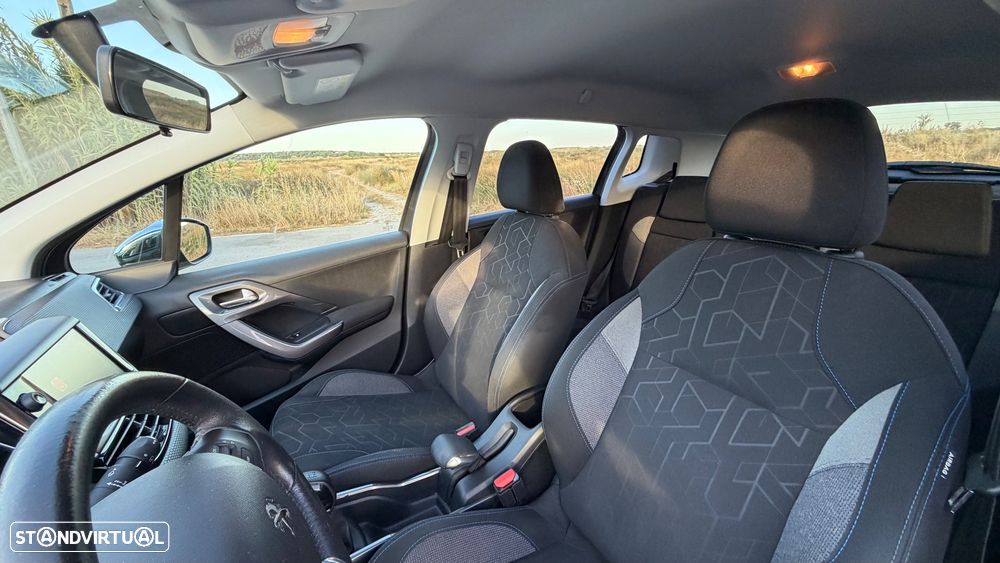Peugeot 2008 1.2 PureTech Style - 16