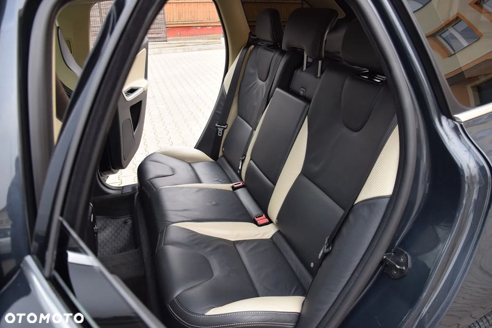 Volvo XC 60 D5 AWD RDesign - 17