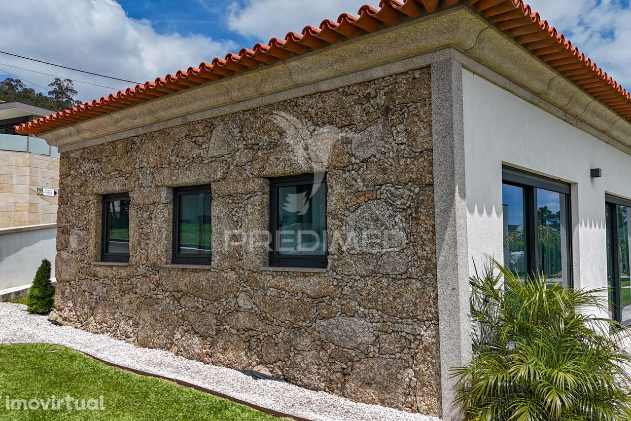 MORADIA TÉRREA T3 - NOVA - (ARRENDAMENTO) - Grande imagem: 4/34