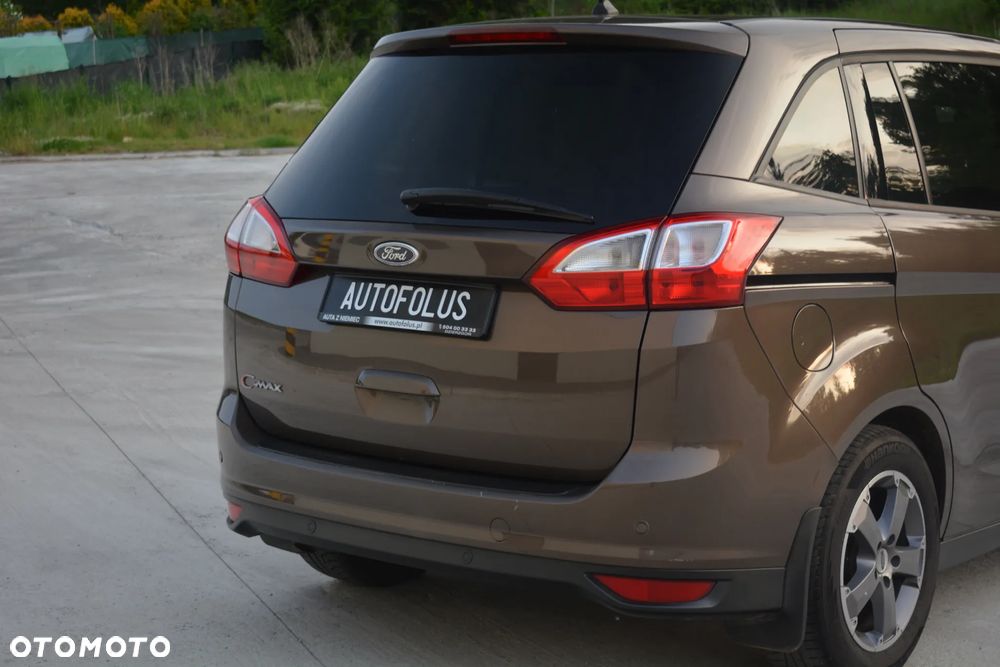 Ford Grand C-MAX - 12