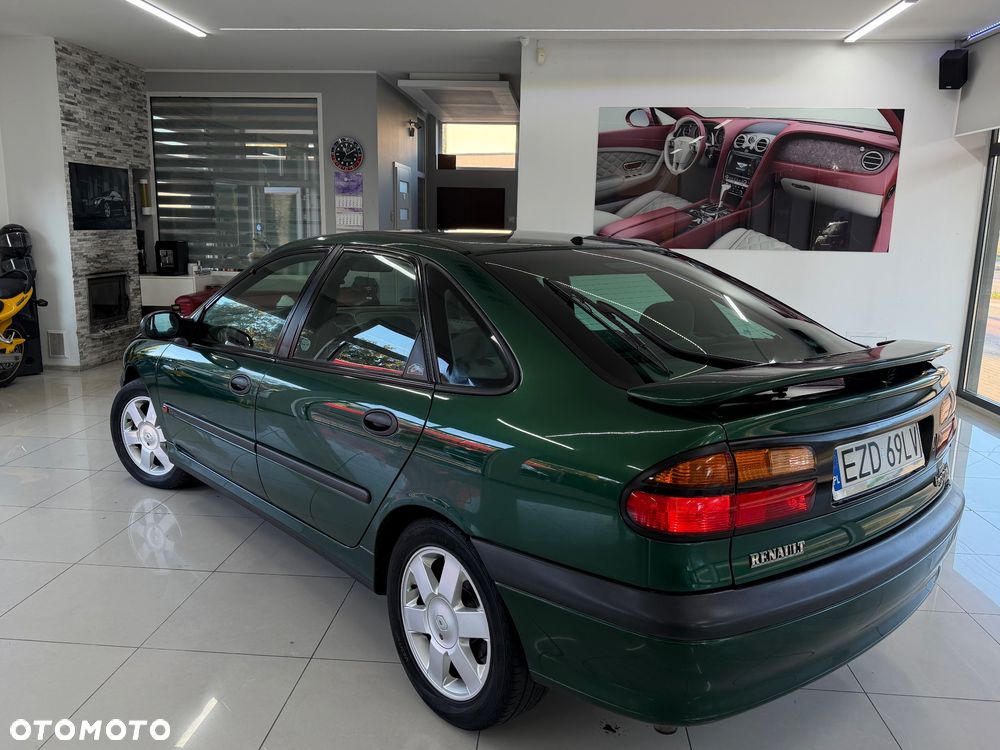 Renault Laguna 2.0 16V RXE - 23