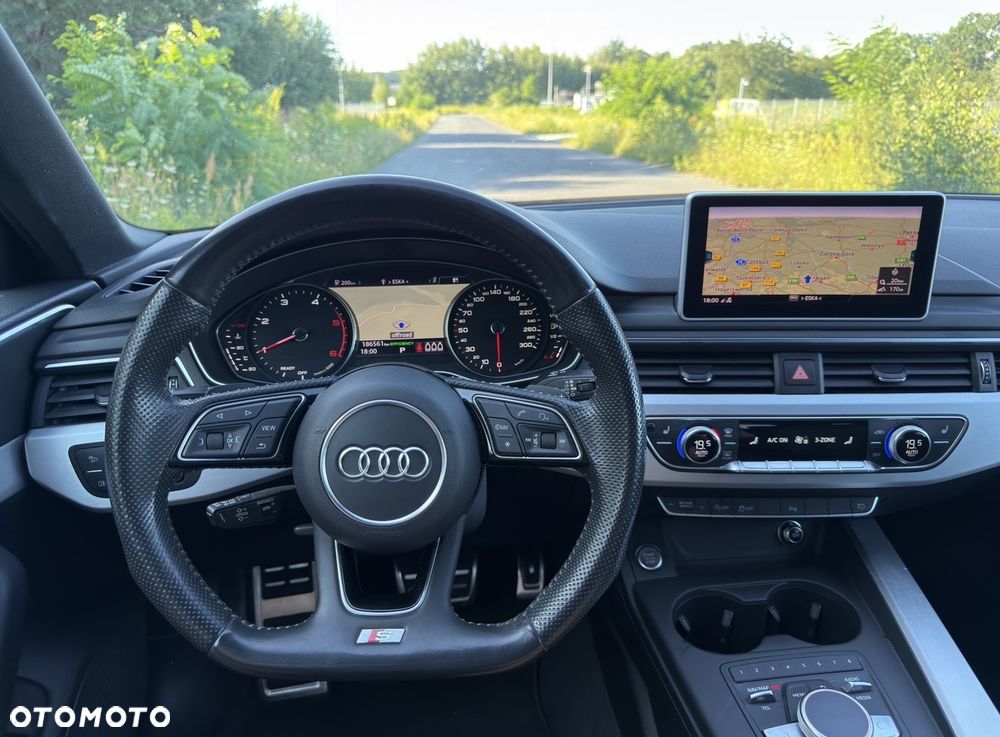Audi A4 Avant 40 TDI quattro S tronic S line - 31