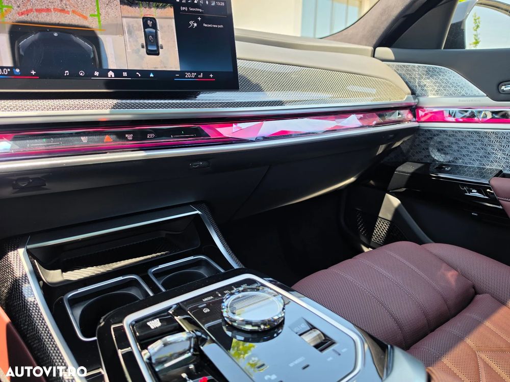 BMW Seria 7 740d xDrive MHEV - 18