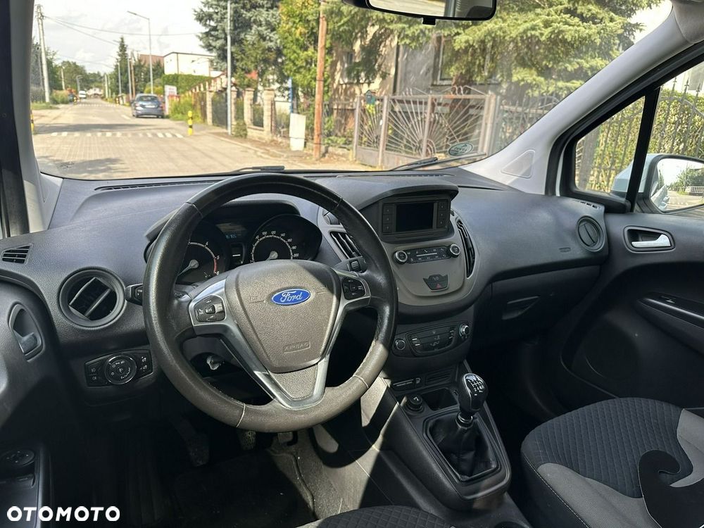 Ford Transit Courier - 8