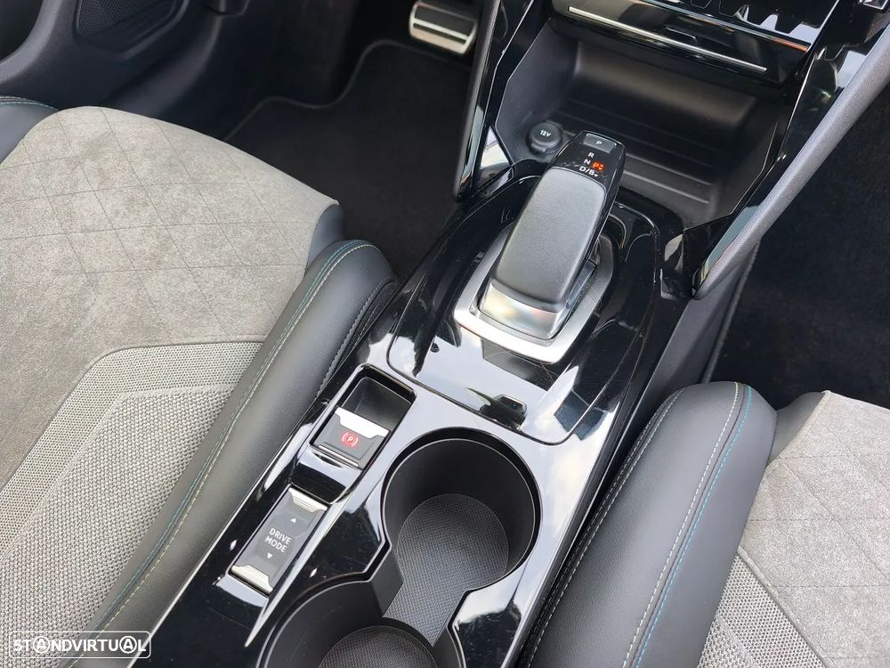 Peugeot e-208 GT+ - 17