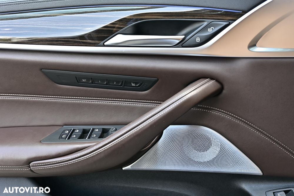 BMW Seria 5 530e xDrive AT PHEV - 31