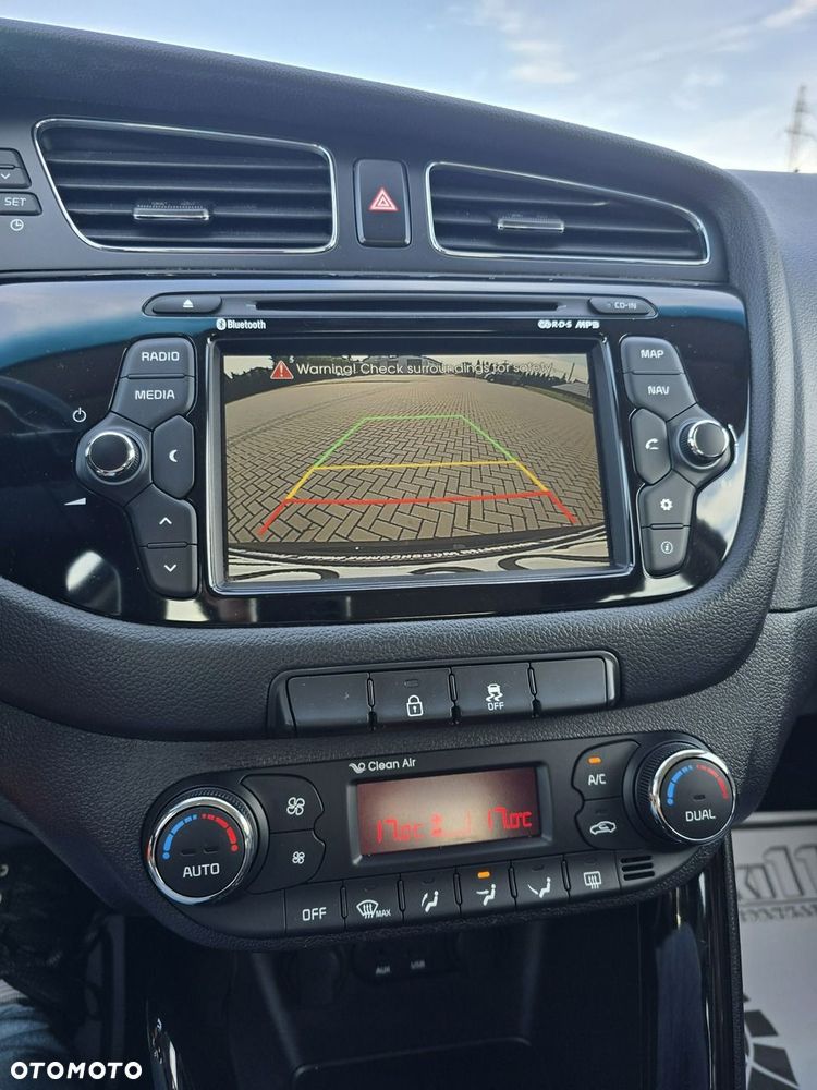 Kia Ceed - 27