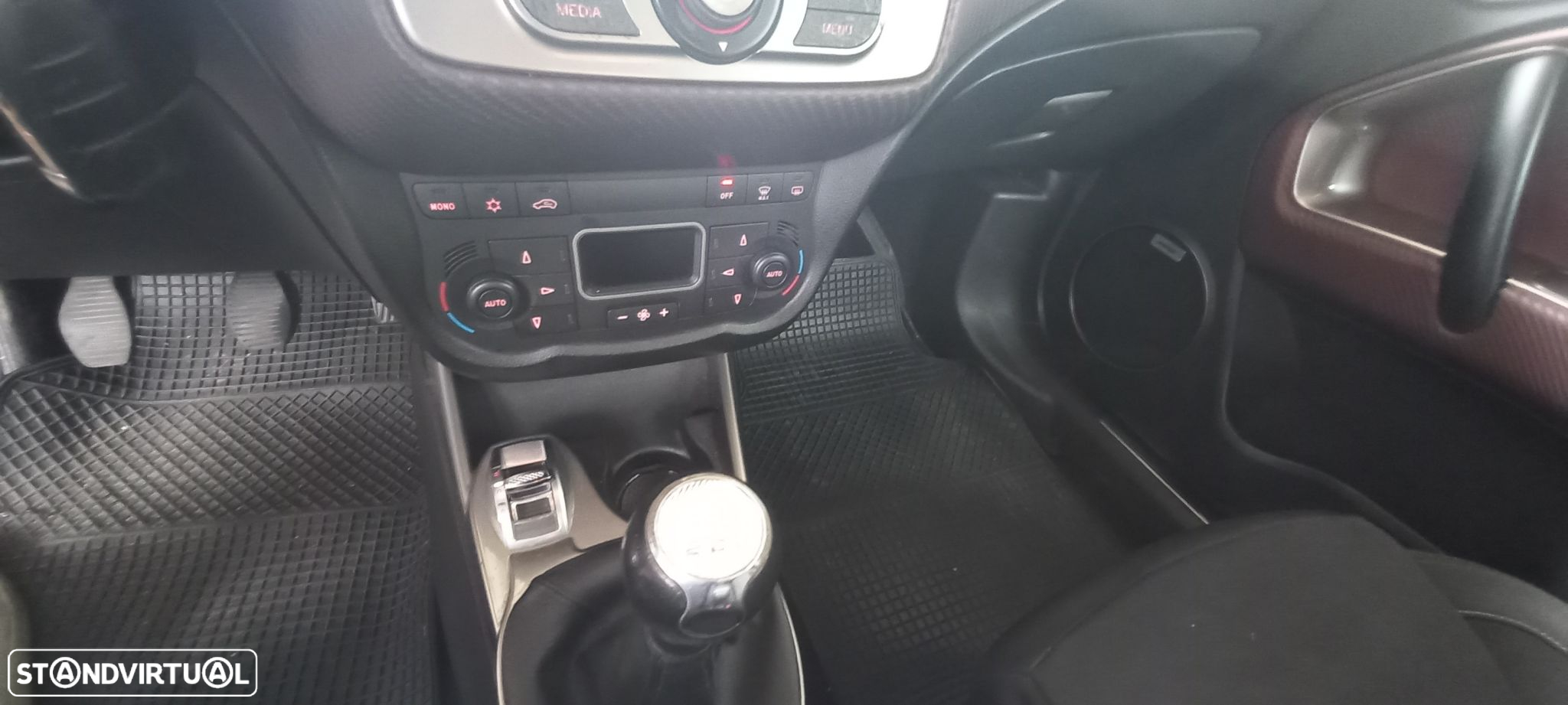 Alfa Romeo MiTo 1.6 JTD Distinctive - 8