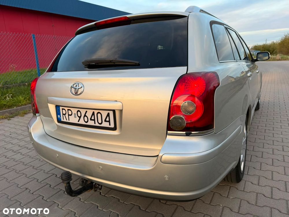 Toyota Avensis 2.0 D-4D Premium - 13