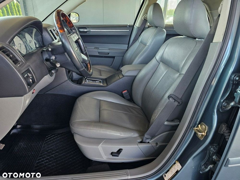 Chrysler 300C - 18