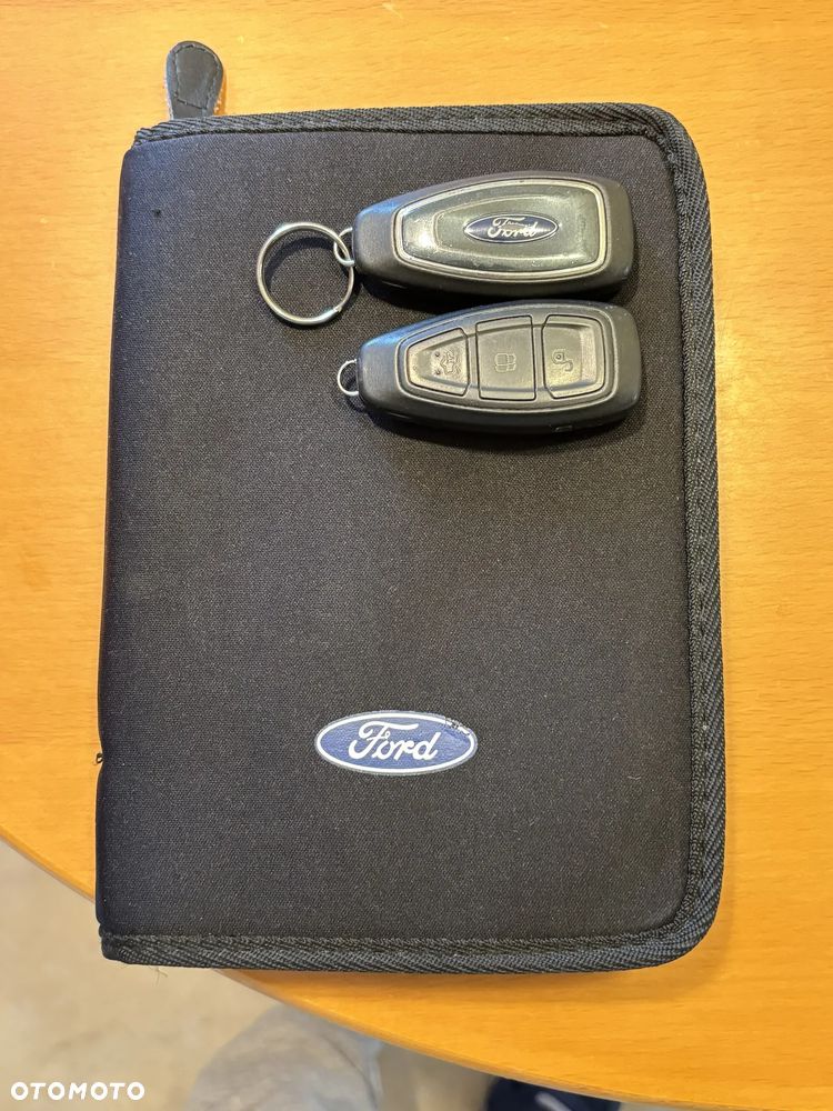 Ford Kuga 2.0 TDCi 4x4 Titanium - 19