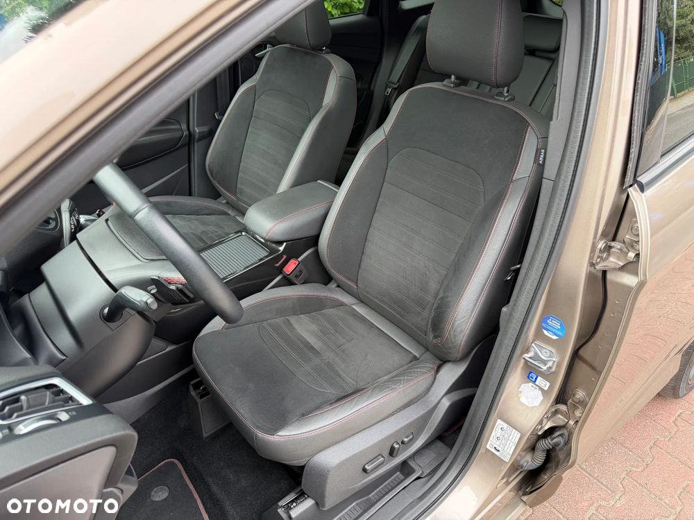 Ford Kuga 2.0 TDCi 4x4 ST-Line - 31