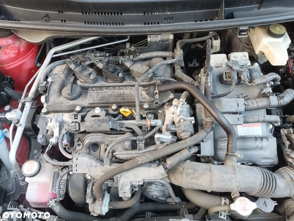 Toyota Yaris Hybrid 100 Premium - 39