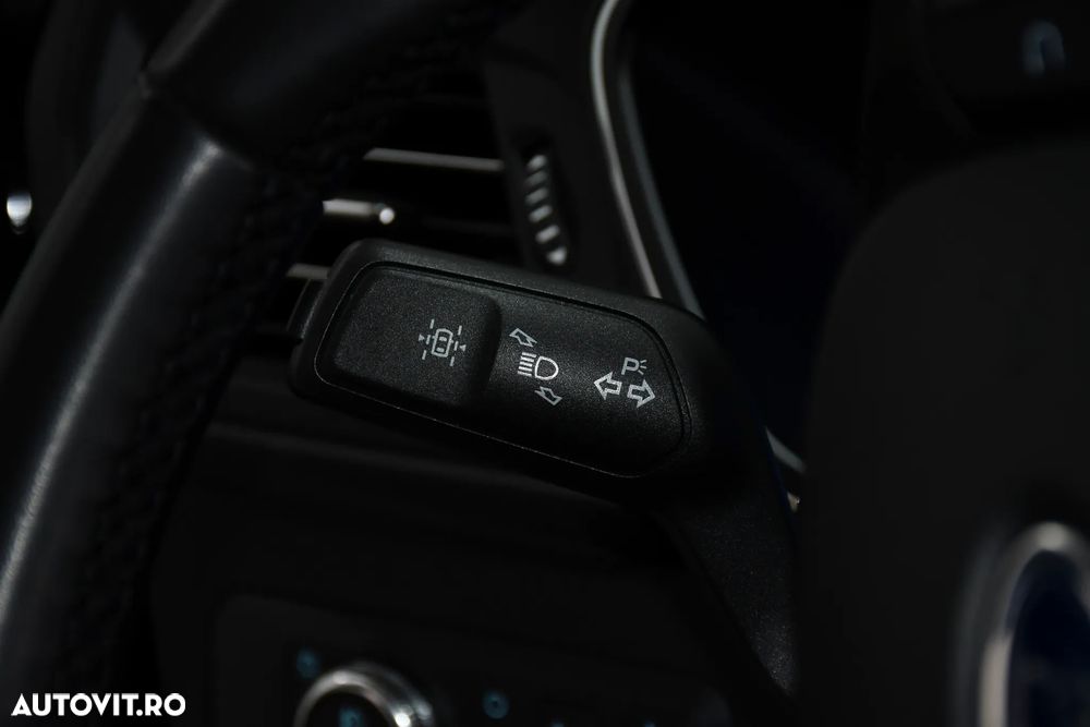 Ford Kuga 2.5 Duratec FHEV TITANIUM - 23