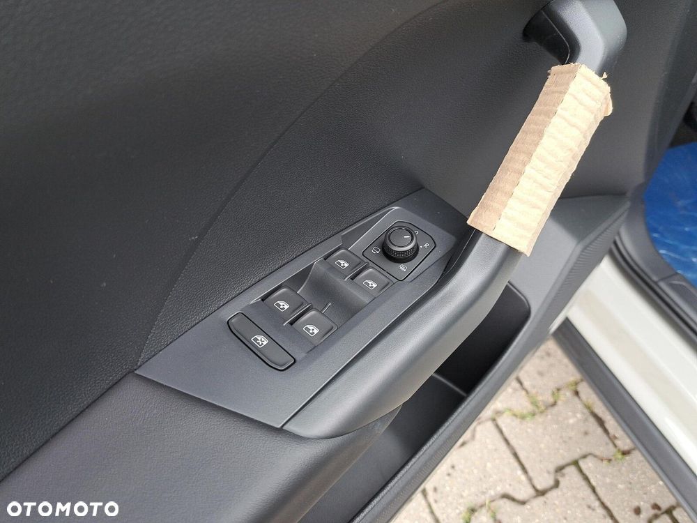 Volkswagen T-Cross 1.0 TSI Life Plus - 18