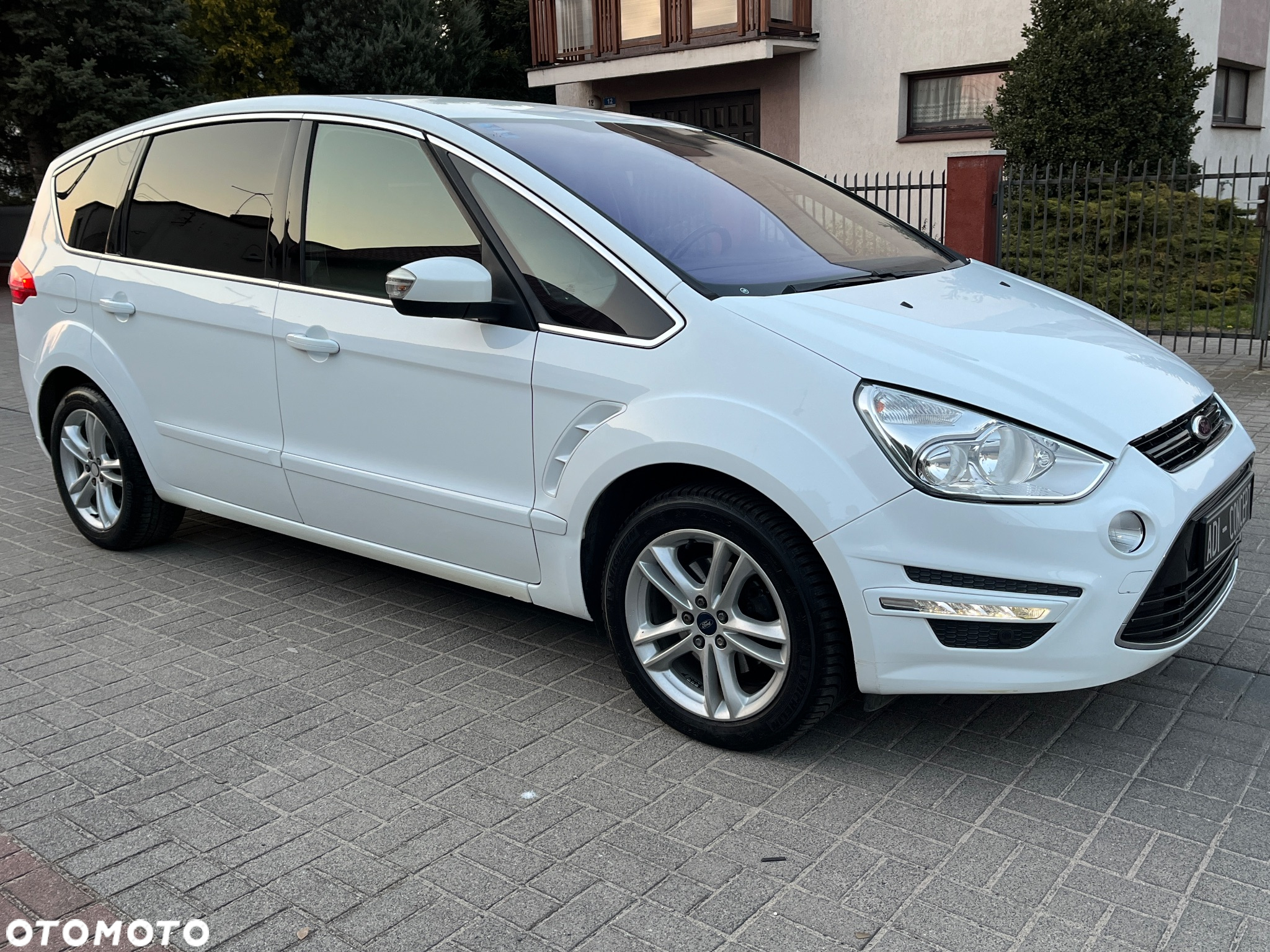 Ford S-Max 2.0 TDCi DPF Titanium - 14