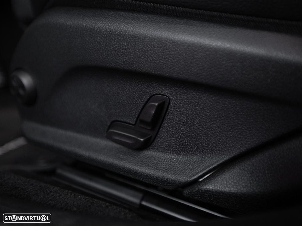 Mercedes-Benz E 300 de 4Matic T 9G-TRONIC AMG Line - 39