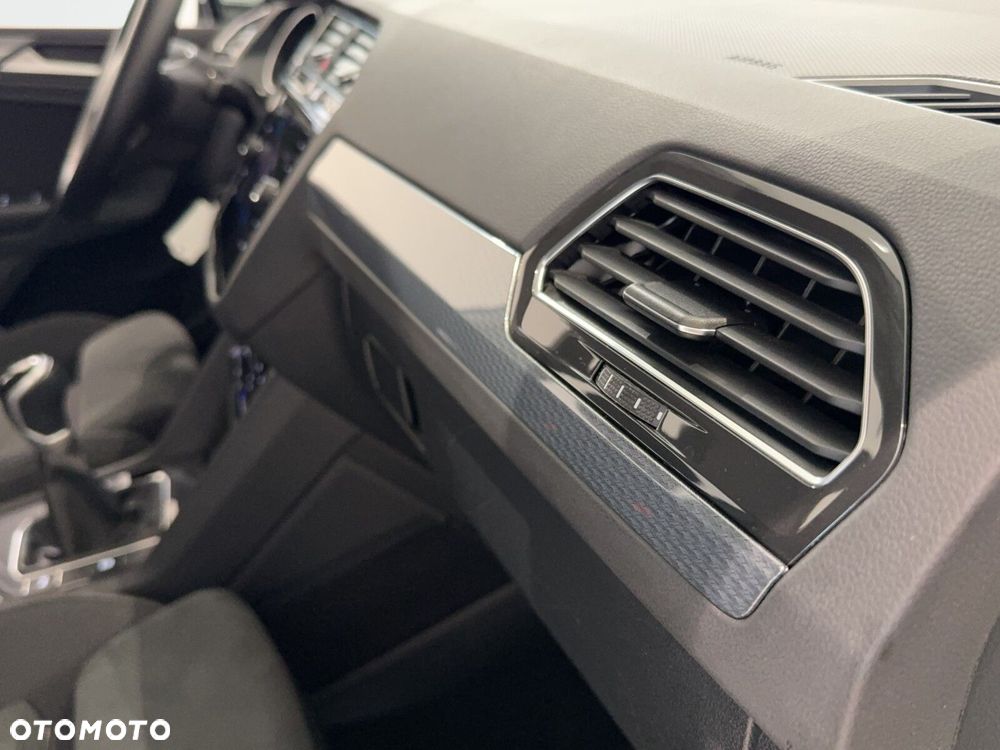 Volkswagen Tiguan - 21