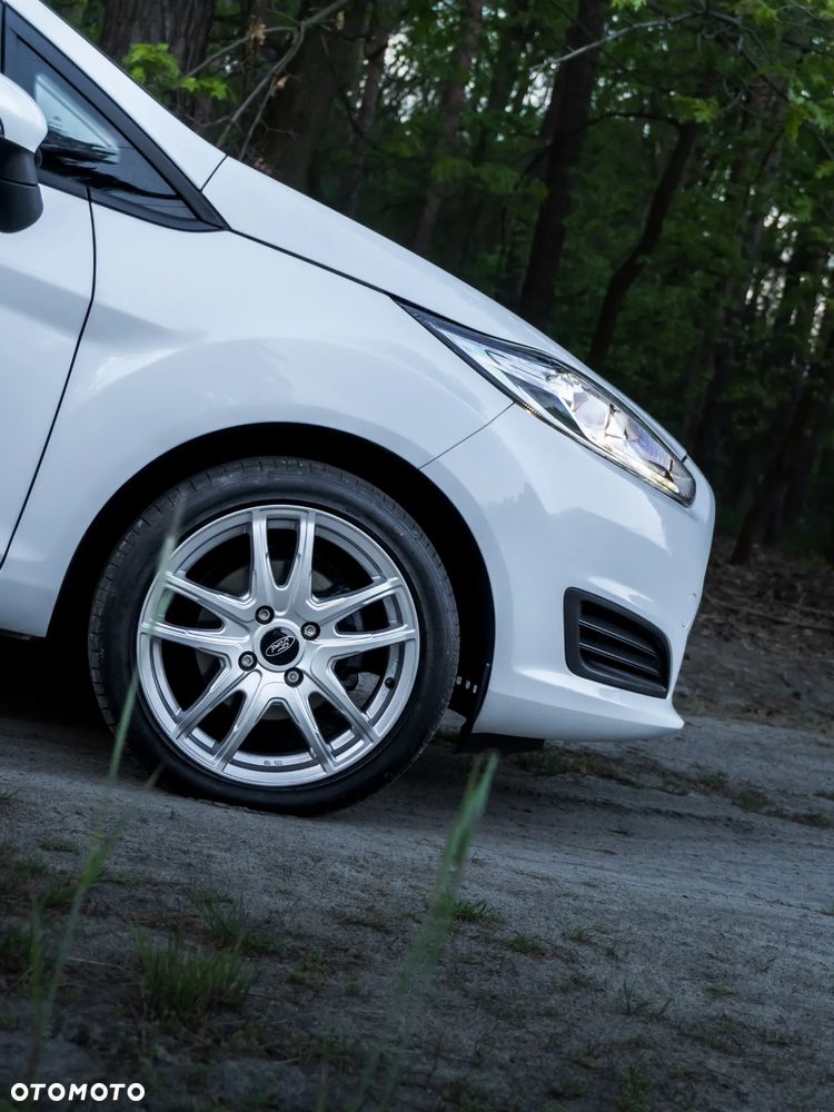 Ford Fiesta 1.25 Celebration - 21