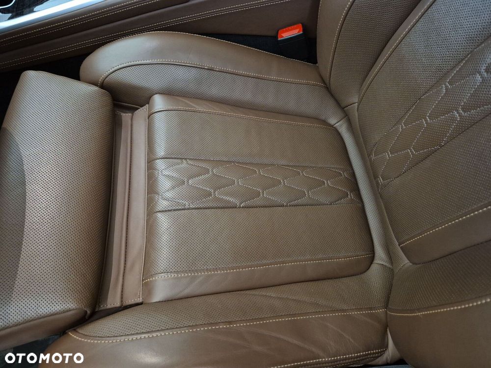BMW X7 M50d sport - 14