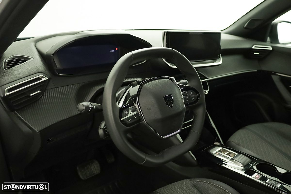 Peugeot 2008 1.2 PureTech Allure EAT8 - 6