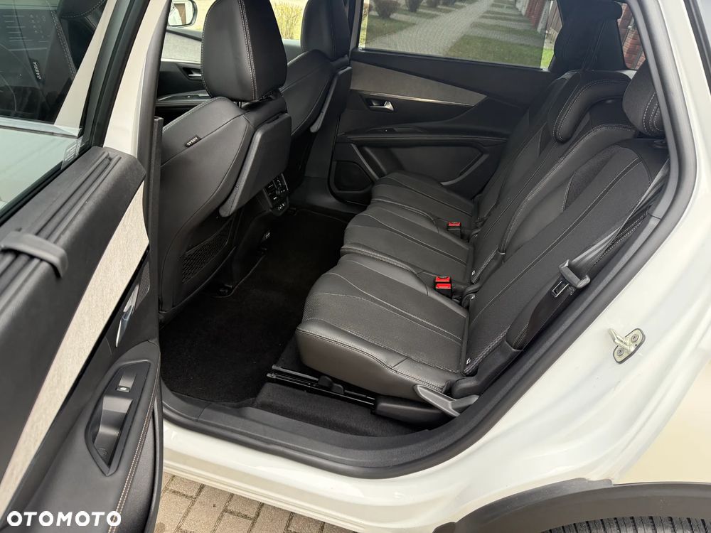 Peugeot 5008 PureTech 130 EAT8 Stop & Start GT - 24