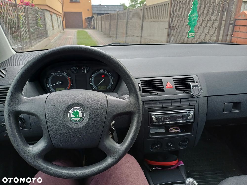 Skoda Fabia 1.2 HTP Ambiente - 10
