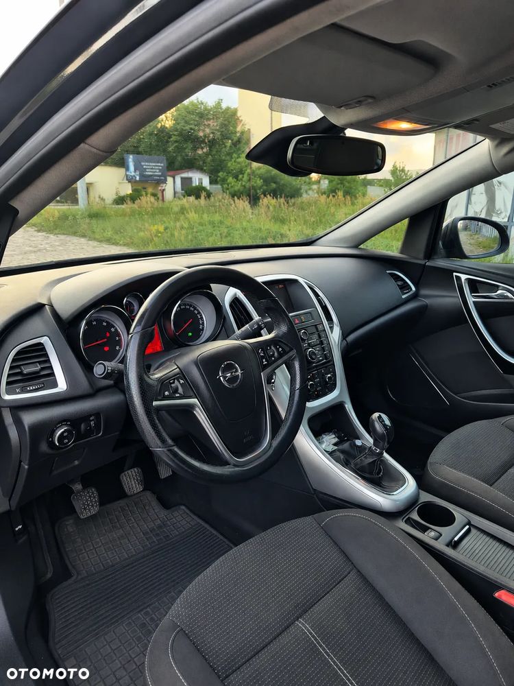 Opel Astra 1.6 Turbo Edition - 11