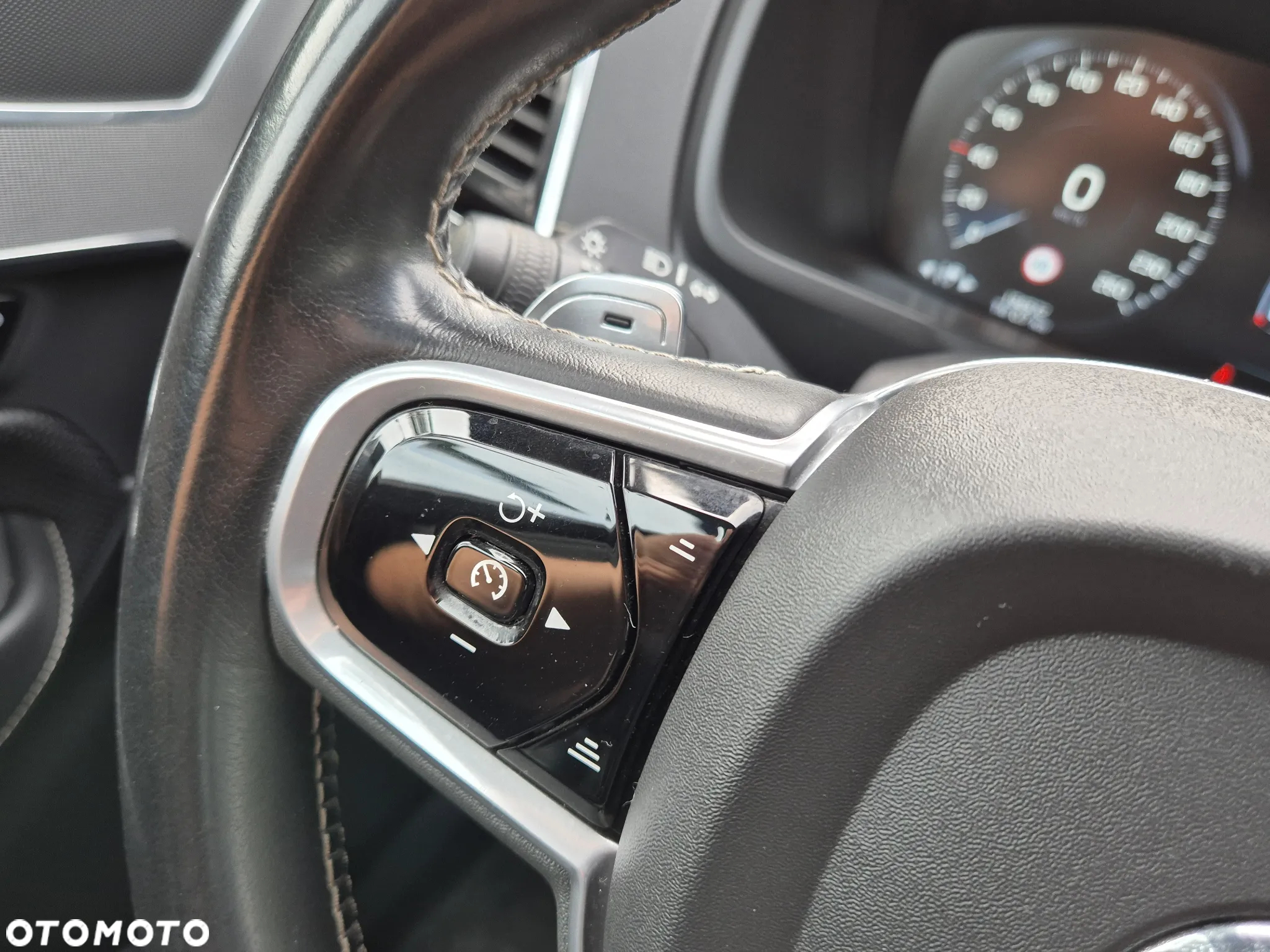 Volvo XC 90 D5 AWD R-Design - 16