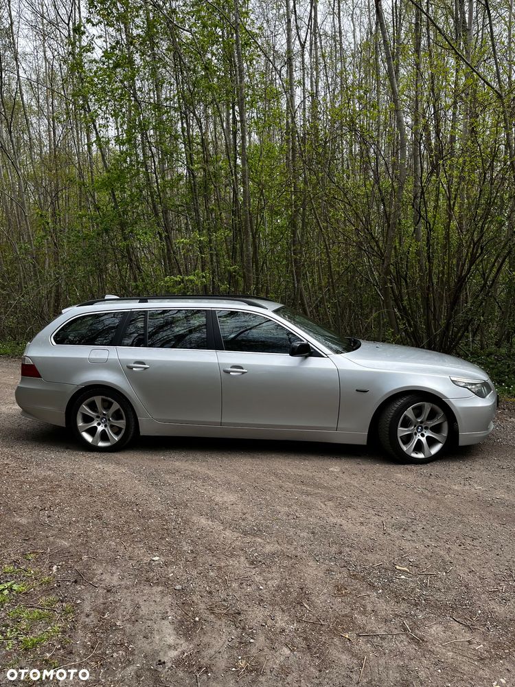 BMW Seria 5 525d - 5