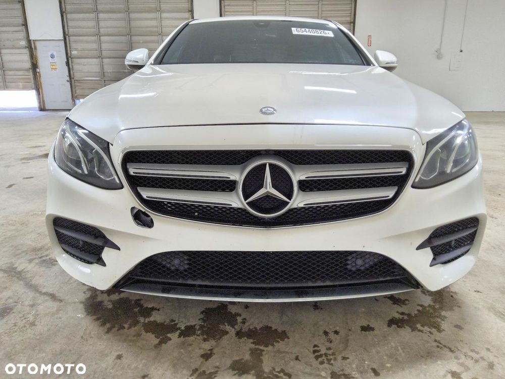 Mercedes-Benz Klasa E 300 9G-TRONIC - 3