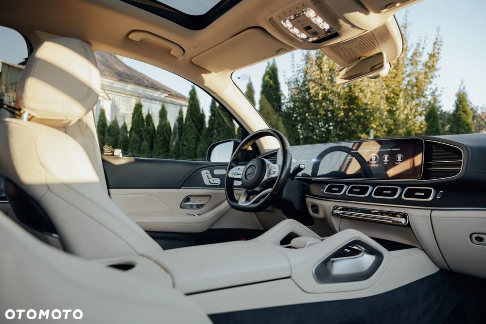 Mercedes-Benz GLS - 23