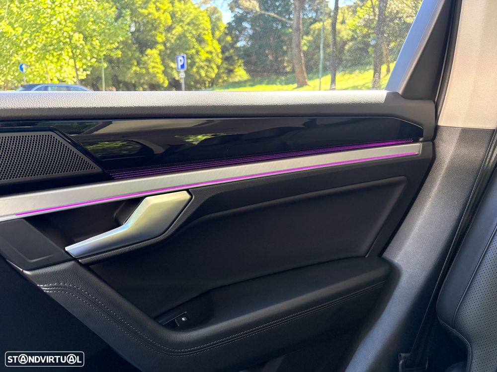 VW Touareg 3.0 TDI V6 Elegance Plus - 29