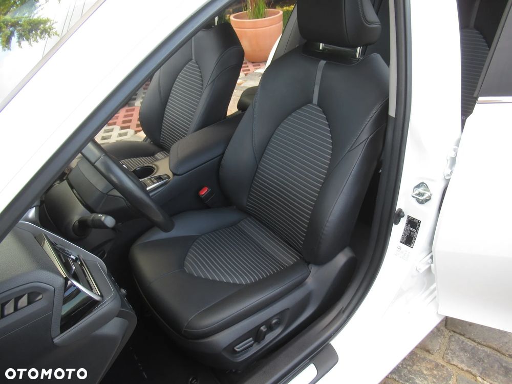 Toyota Camry 2.5 Hybrid Prestige CVT - 6
